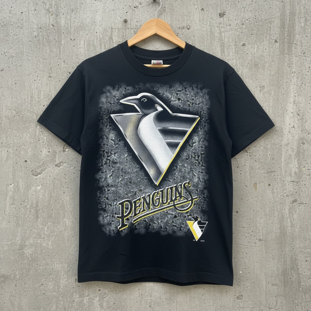 Vintage Fruit of the Loom Pittsburgh Penguins T-Shirt Size M Black NHL Graphic